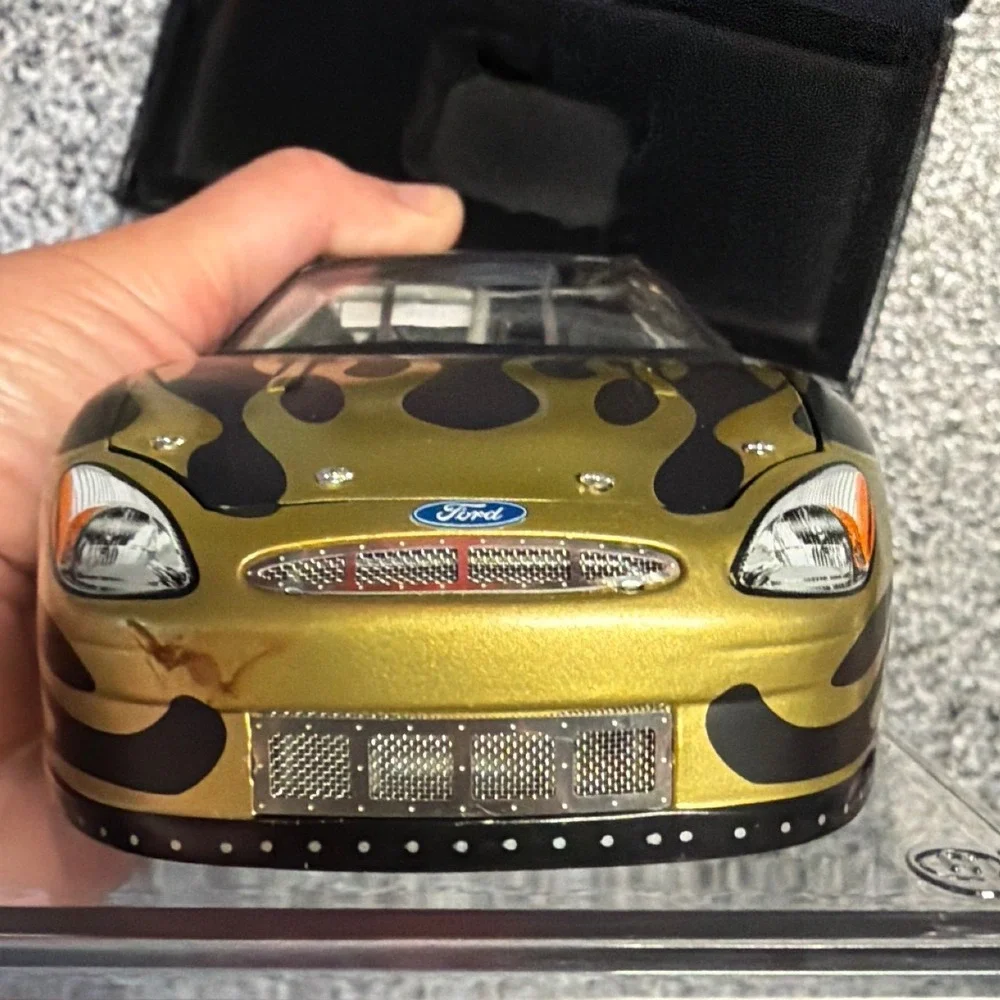 Action Performance Rusty Wallace 2 Miller Lite Elite Ford Taurus 1:24 Diecast